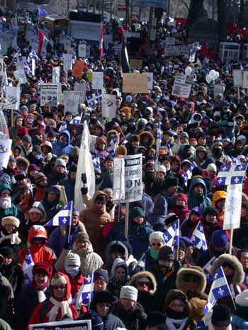 Manifestation pour la paix en Irak  Montral, Qubec, le 15 fvrier 2003. Photo: Jacques Sabourin